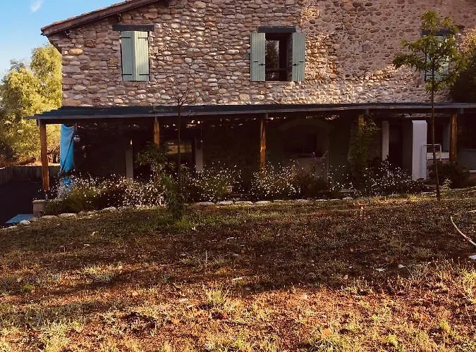 Le Gast Couette-café 3*